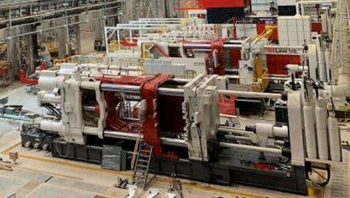 首批超級沖壓設備零部件已運抵特斯拉奧斯汀超級工廠,得州工廠飛速建設中